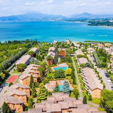 Easy Apartments Peschiera Пескиера дел Гарда Екстериор снимка