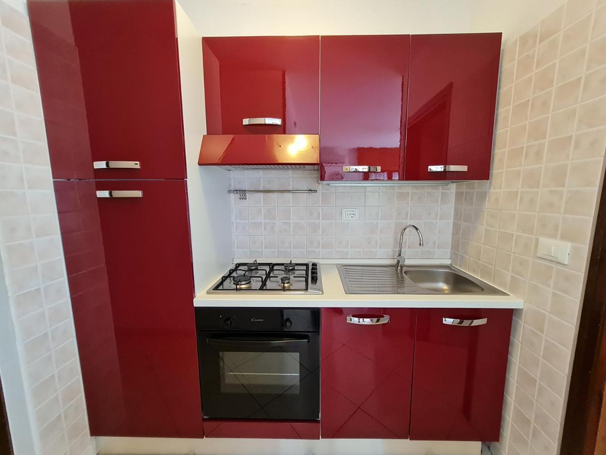 Easy Apartments Peschiera Пескиера дел Гарда Екстериор снимка