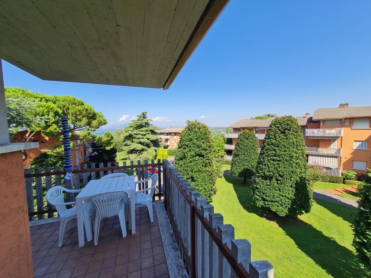 Easy Apartments Peschiera Пескиера дел Гарда Екстериор снимка