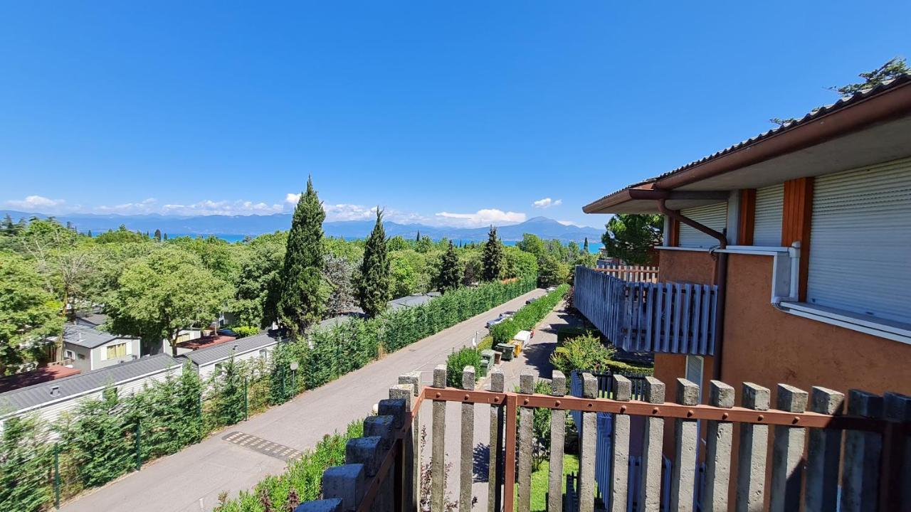 Easy Apartments Peschiera Пескиера дел Гарда Екстериор снимка