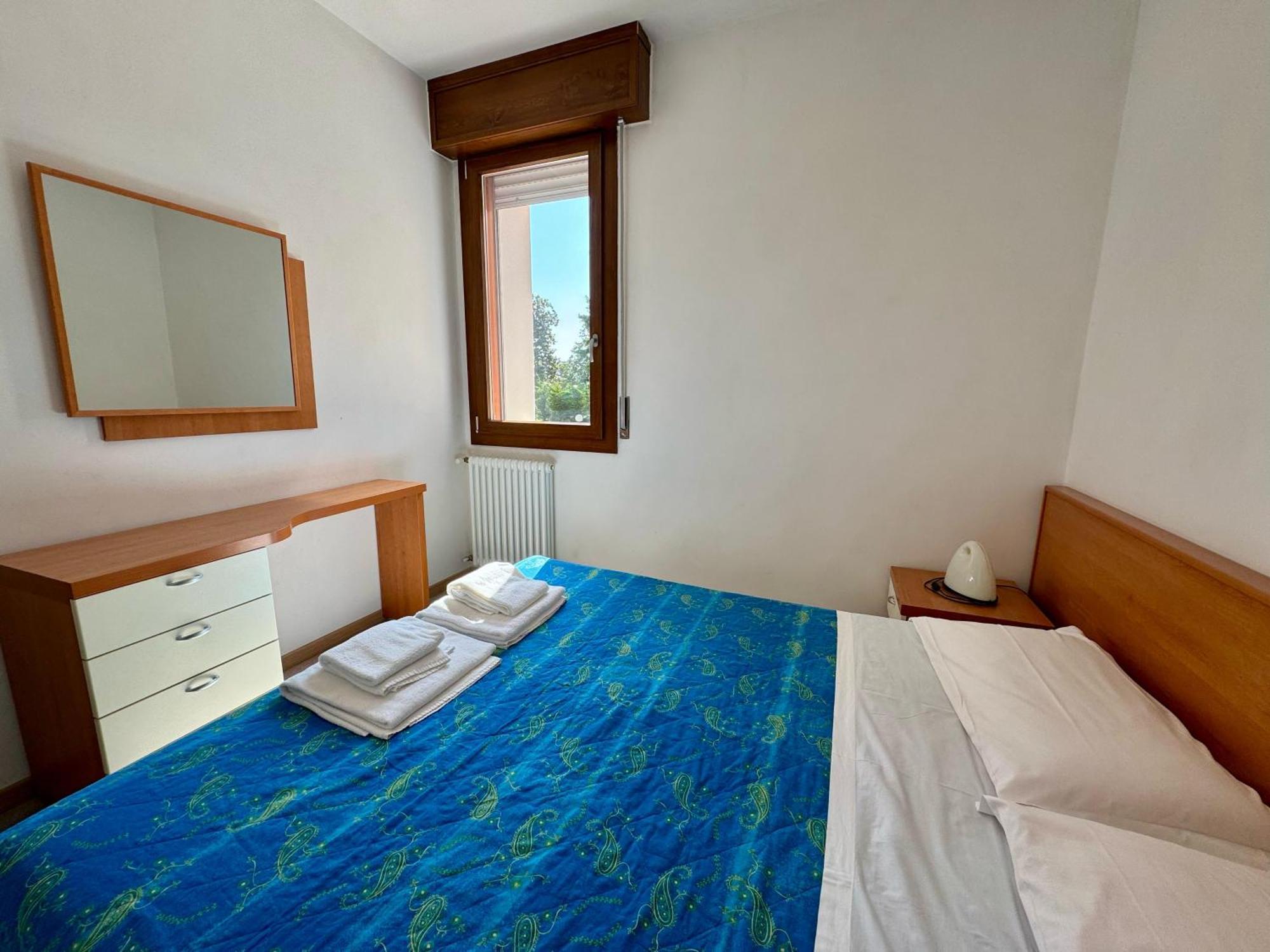Easy Apartments Peschiera Пескиера дел Гарда Екстериор снимка