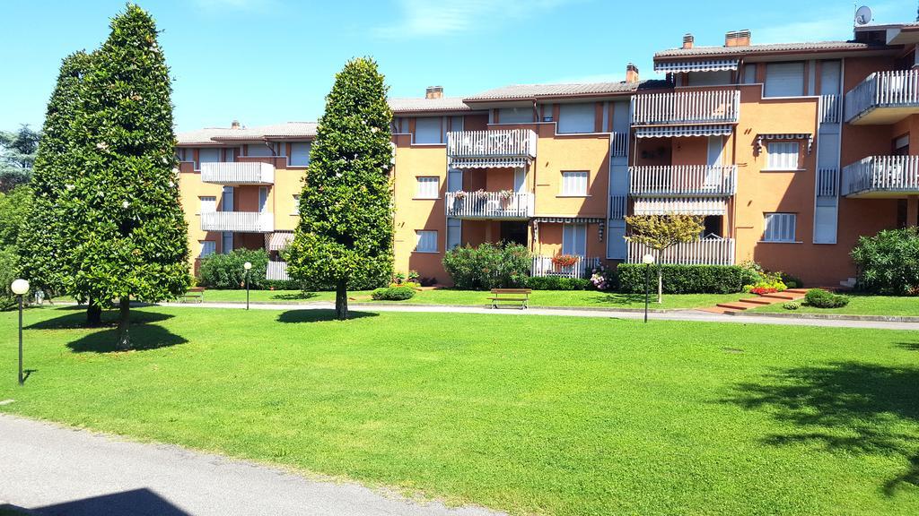 Easy Apartments Peschiera Пескиера дел Гарда Екстериор снимка