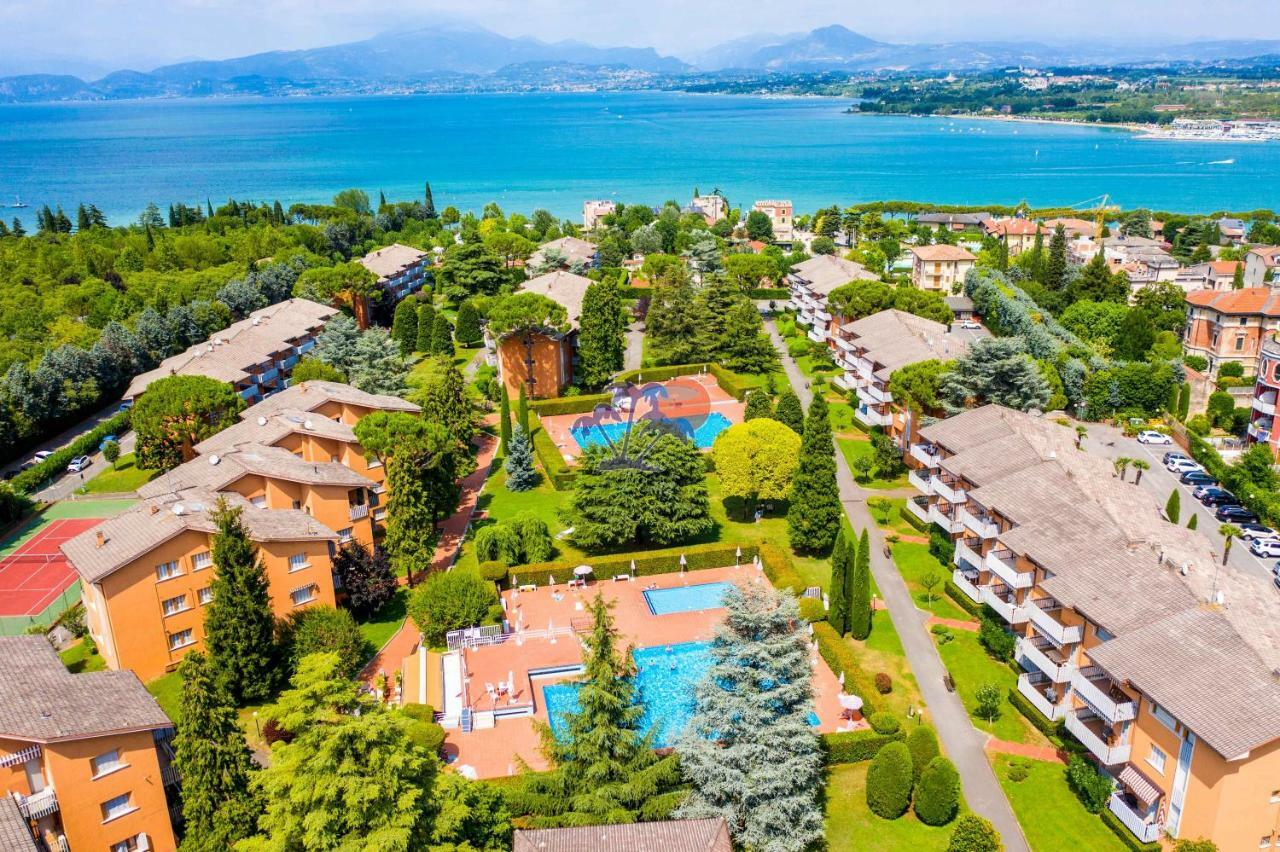 Easy Apartments Peschiera Пескиера дел Гарда Екстериор снимка