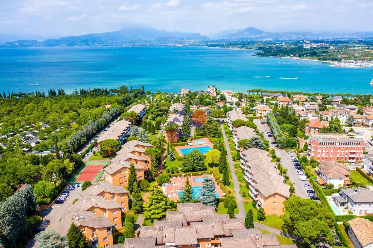 Easy Apartments Peschiera Пескиера дел Гарда Екстериор снимка